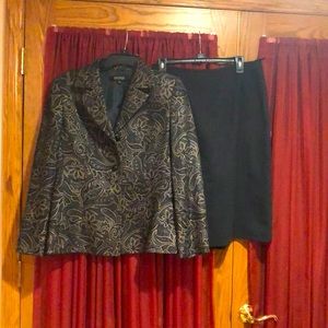 Women’s suit jacket with pencil skirt